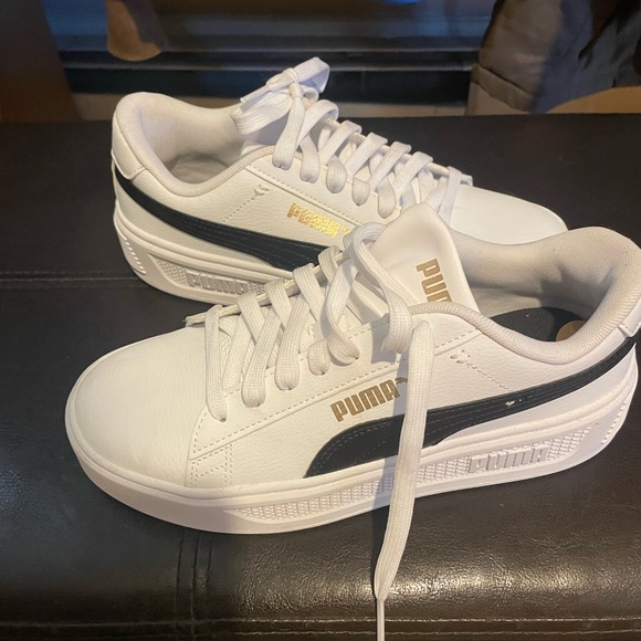 Puma size 8 - Picture 3 of 3